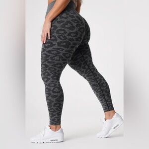 Nvgtn Gray Leopard Print Leggings